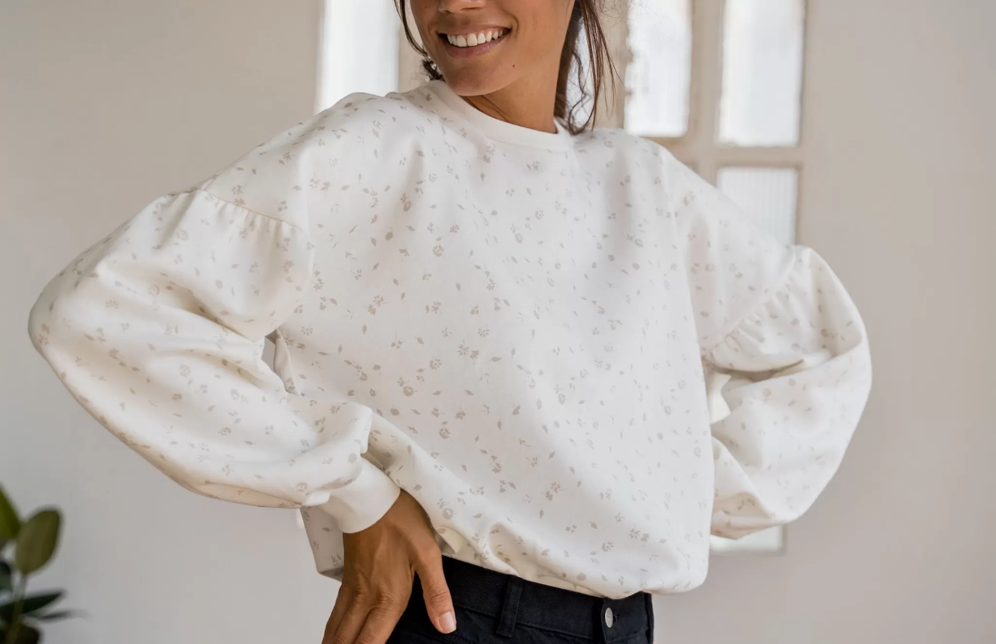 TWOTHIRDS Sweatshirts-Rotuma Floral Blanc Casse